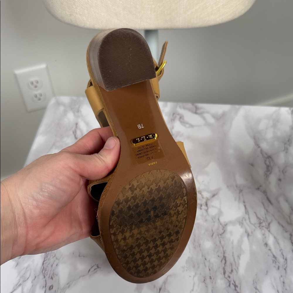Lauren Ralph Lauren Elegant Tan Women's Sandals - Picture 10 of 12